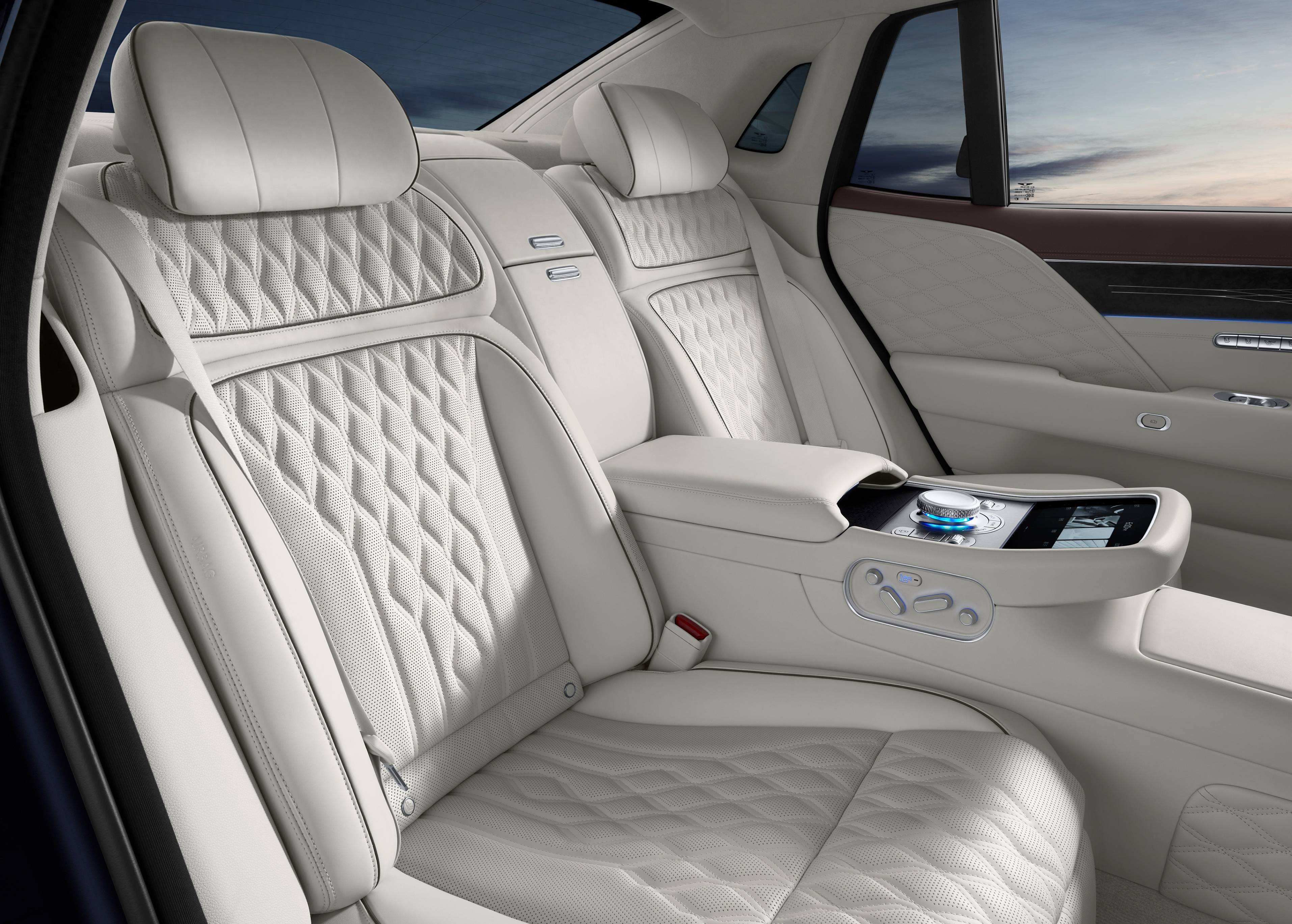 捷尼赛思g90行政加长版正式上市,巅峰之上缔造崭新格局_搜狐汽车_搜狐