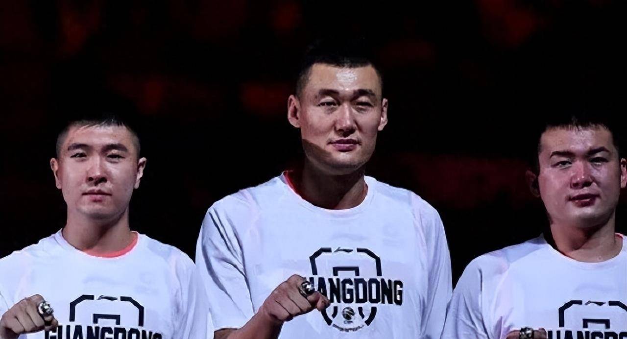 cba指环王!苏伟:娶女子空姐,生3胎儿女双全,今退役开公司_篮球_广东_1