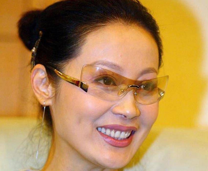 结婚19年未孕被分手,如今65岁依旧单身_邬倩倩_尤小刚_事业