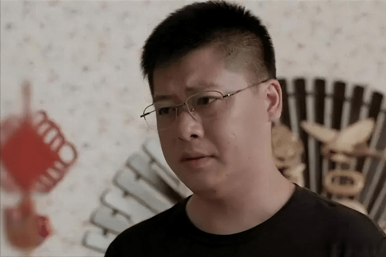 赵本山,范伟,闫学晶领衔主演的《乡村爱情》,你看过吗?