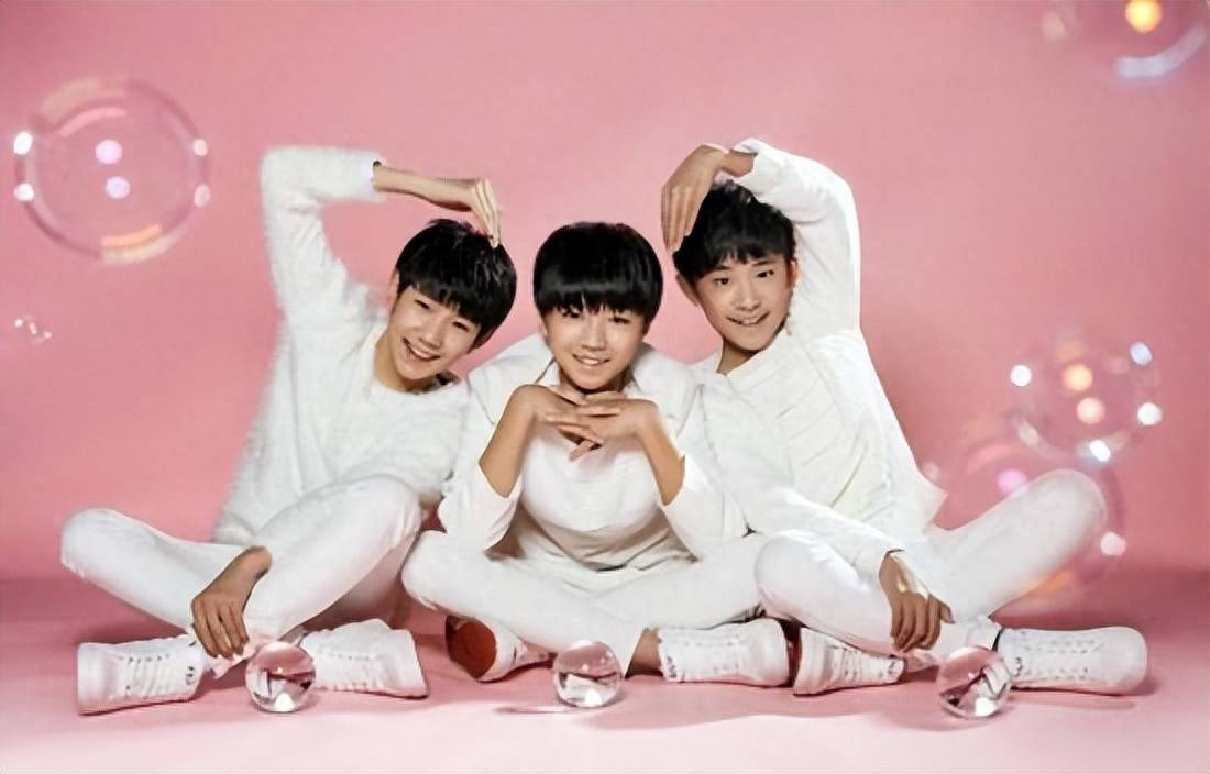 比如,tfboys早期出演的悬疑剧《超少年密码》以及客串的《小别离》