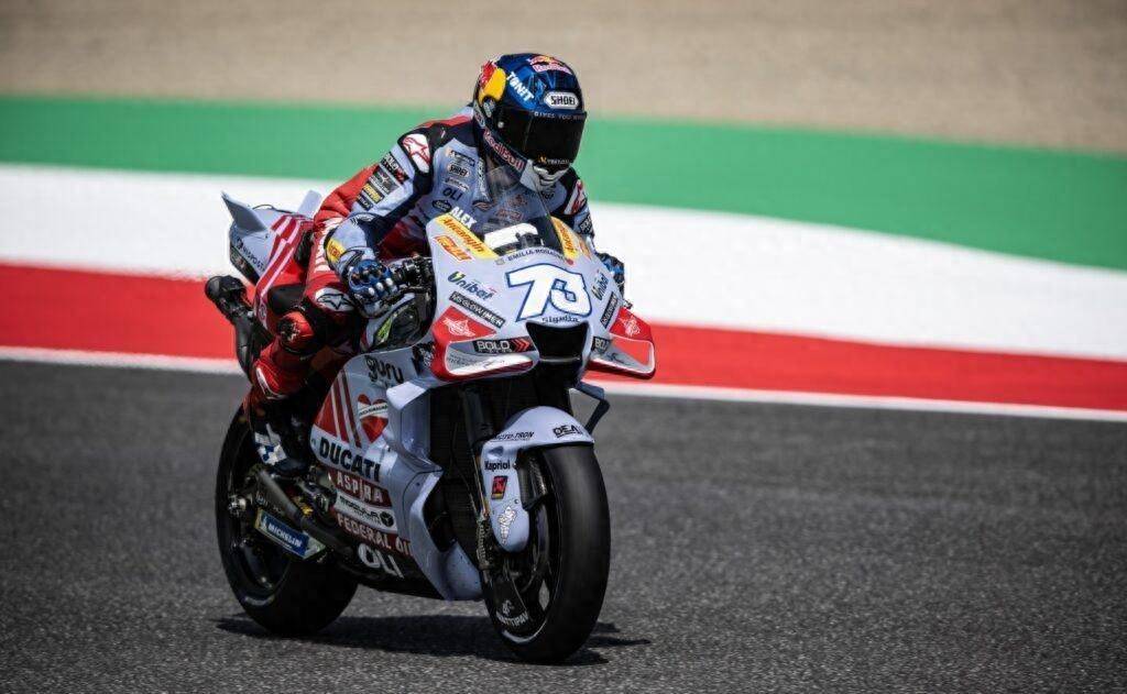 传奇车手格雷西尼和他的史上最强独立车队_斯托_赛车_motogp