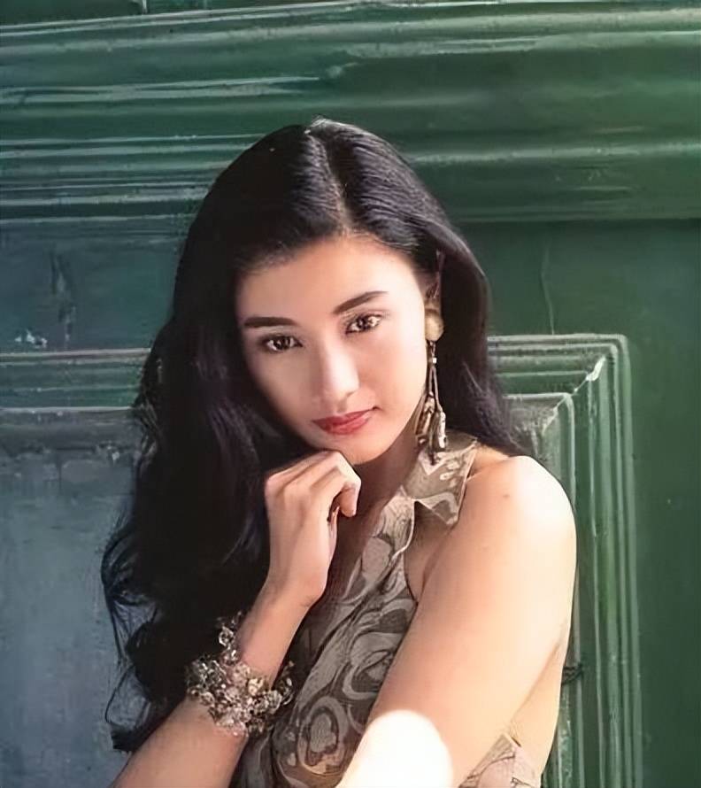 "富豪收割机"李嘉欣:她的混乱情史刷新了我对美女的认知_倪震_黎明