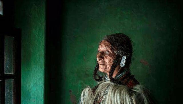 繁衍方式极其特殊_女性_雅利安_的地区