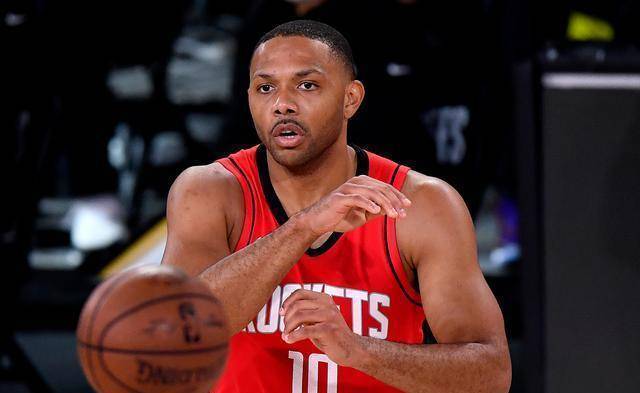 火箭大动作不断,一天之内连签2人_球员_赛季_霍纳塞克