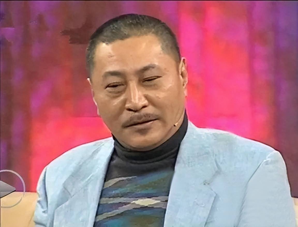 "大佐专业户"王侃:父亲是著名演员,平凡妻子一直迁就他_牛犇_大儿子