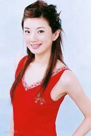 礼仪等培训后,由三名少女苑冉,丝敏,嘉悦组成的日系女子组合"梦幻想"