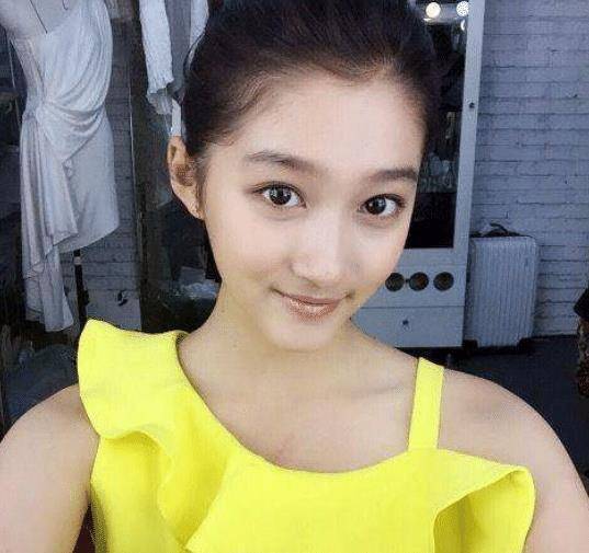 非常的多,大家之所以喜欢关晓彤,不仅仅是因为她的演技好,年纪轻轻却