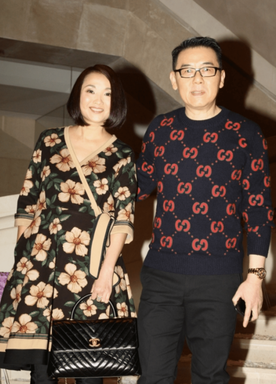 52岁许秋怡出席儿子毕业礼,母子合照似姐弟,儿子颜值不如父母_cody