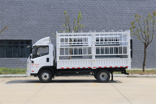 楚风汽车:承载与舒适的完美结合 楚风4.2米仓栅运输车震撼来袭