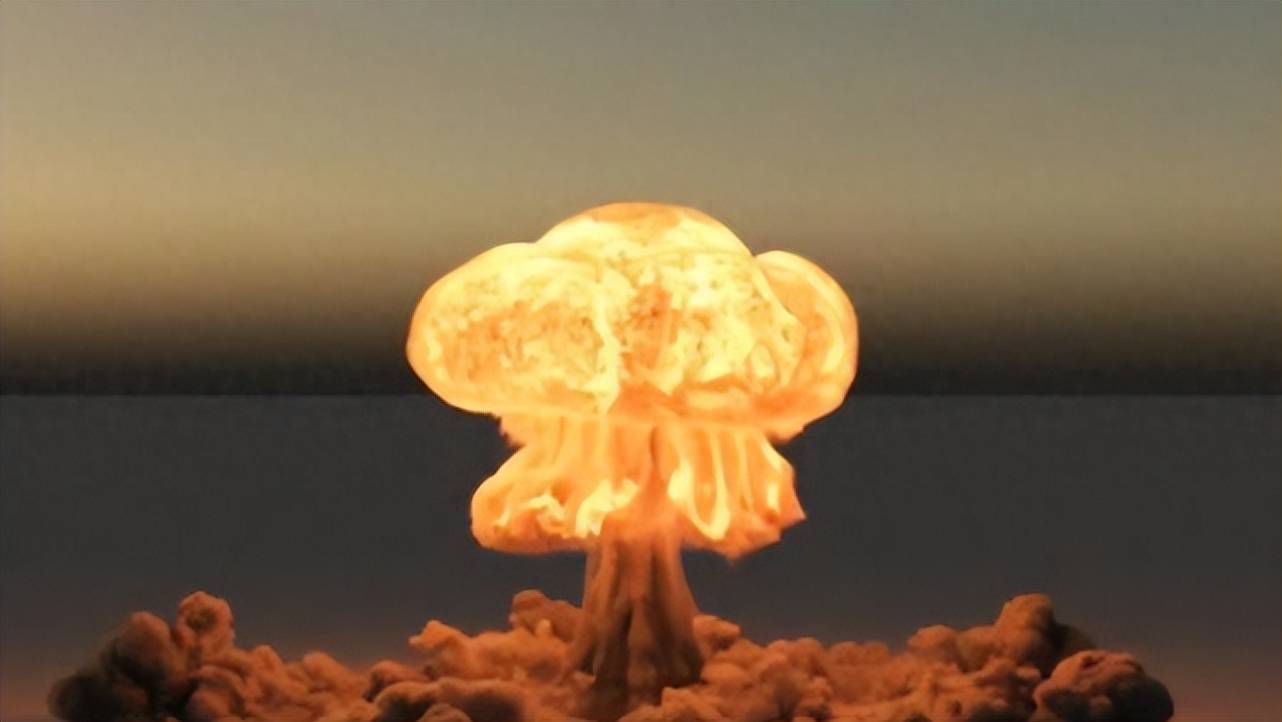 在海底引爆核弹会发生什么？模拟显示惊人结果！_搜狐网