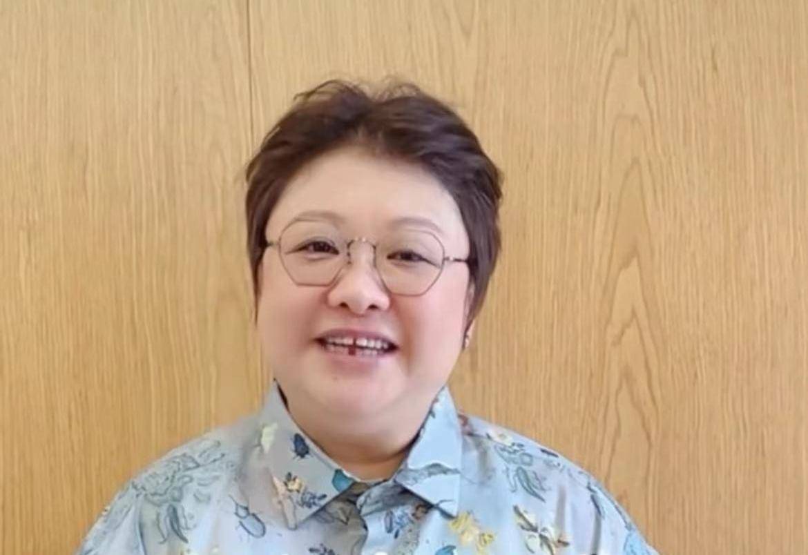 韩红现身暴瘦引争议!缺牙齿眼睛肿胀!_减肥_身体状况_文章