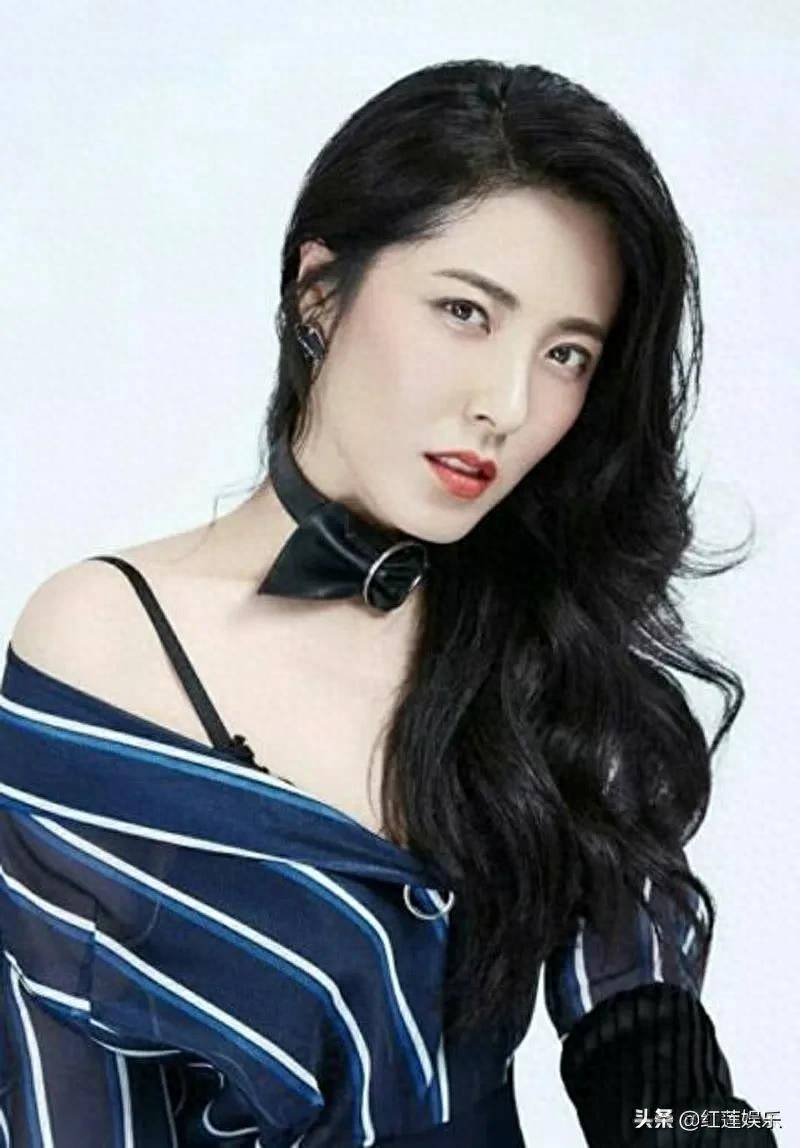 曾黎,1976年出生湖北荆州市沙市区,她45岁没结婚,网友操碎了心_女子