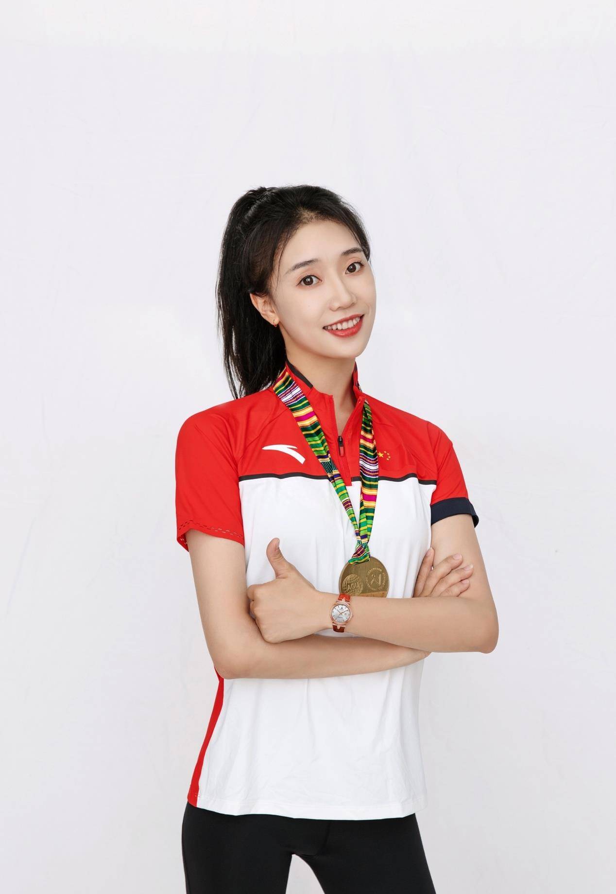 舒思瑶,颜值身材碾压女明星,退役后拒绝娱乐圈当教练