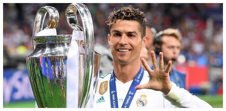 c罗突爆争议举动,阿拉冠失色,他还想超越梅西_历史_球员_奖杯