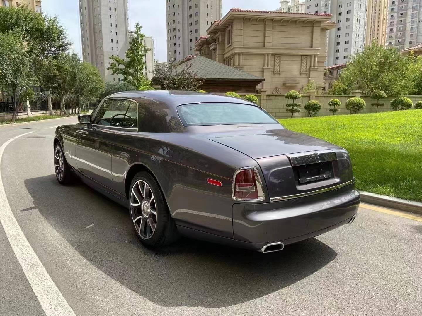 经典老爷车圆灯,劳斯莱斯幻影双门轿跑车_搜狐汽车_搜狐网