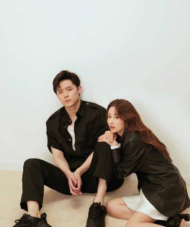 颖儿与老公付辛博合体上杂志,造型多变摩登又甜蜜_身材_俩人_时尚