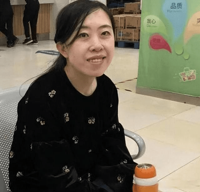 16年了,为追星逼父跳海的杨丽娟,如今生活风向标在哪里?