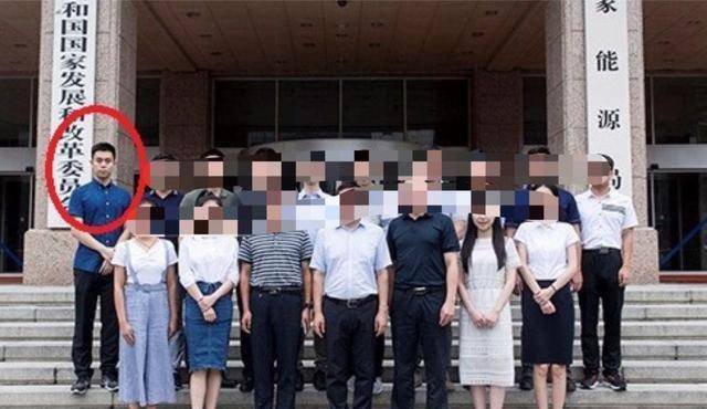 19年北大美女服药自杀,大尺度聊天记录流出,学长男友:她不干净_牟林翰