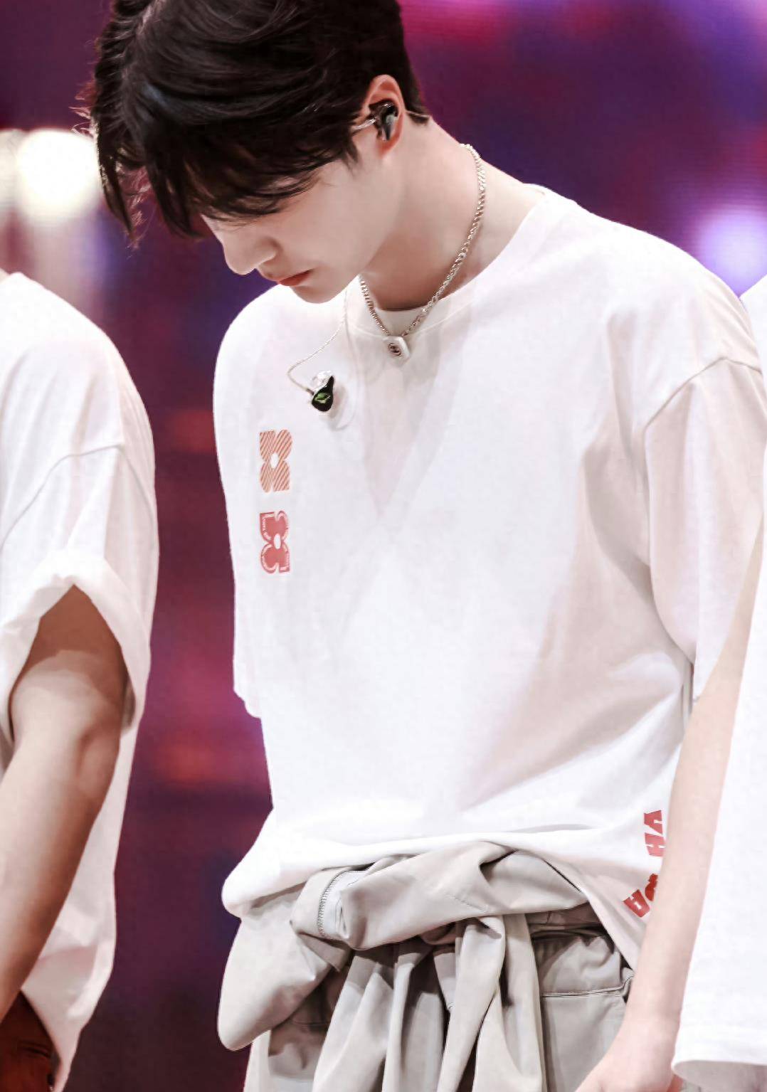 王一博倍思全球代言人预热,见痣识人指向明显,双向奔赴的双赢!