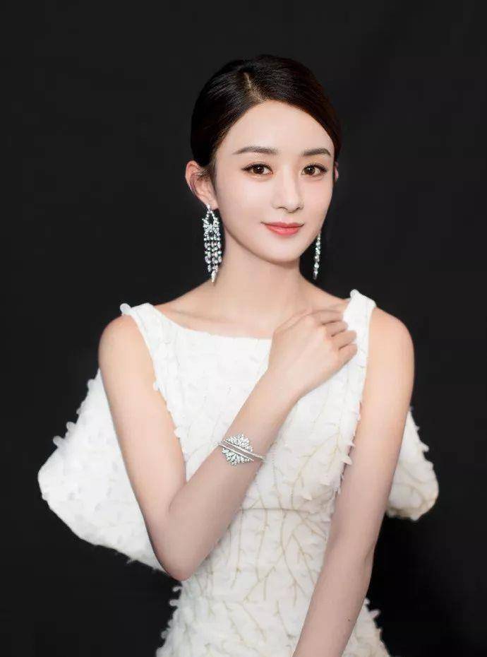 赵丽颖复出,王嘉尔杂志,朱正廷发展,施展资源,伍嘉成新剧_商务_少年