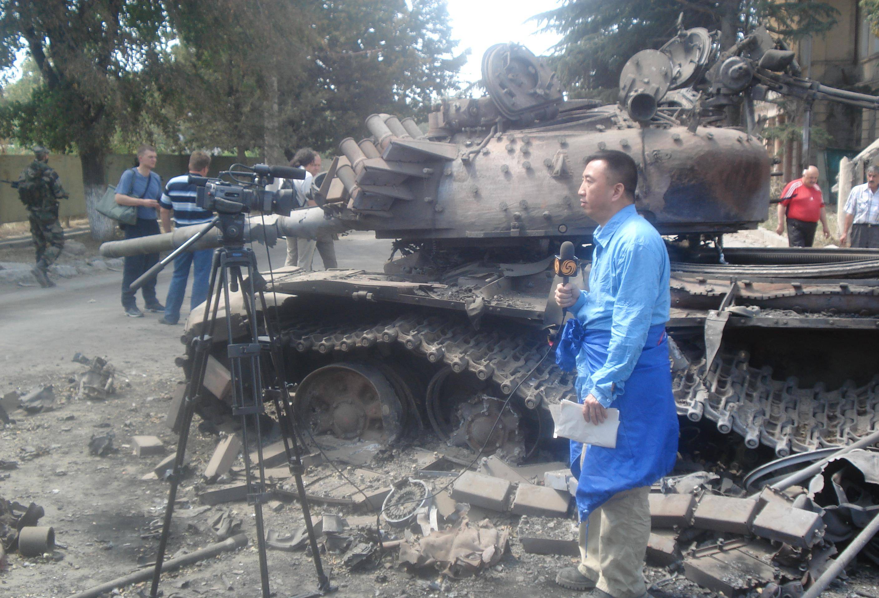 俄格五日战争:中国记者生死记_茨欣瓦利_基尼斯_少校