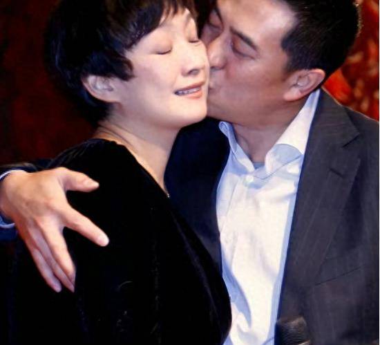 国民老公张嘉译人设一夜崩塌!