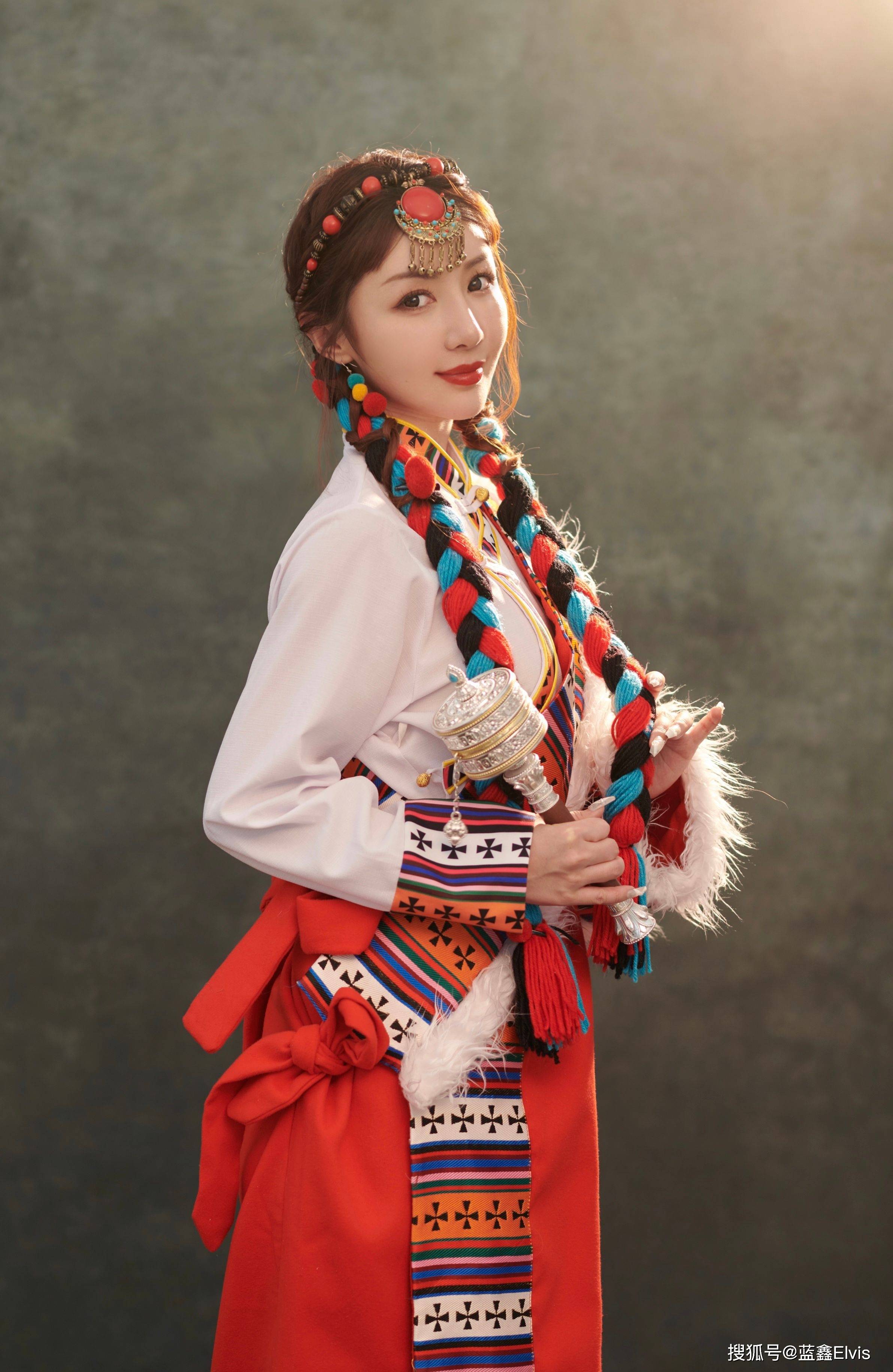 上淇的藏族服饰写真_照片