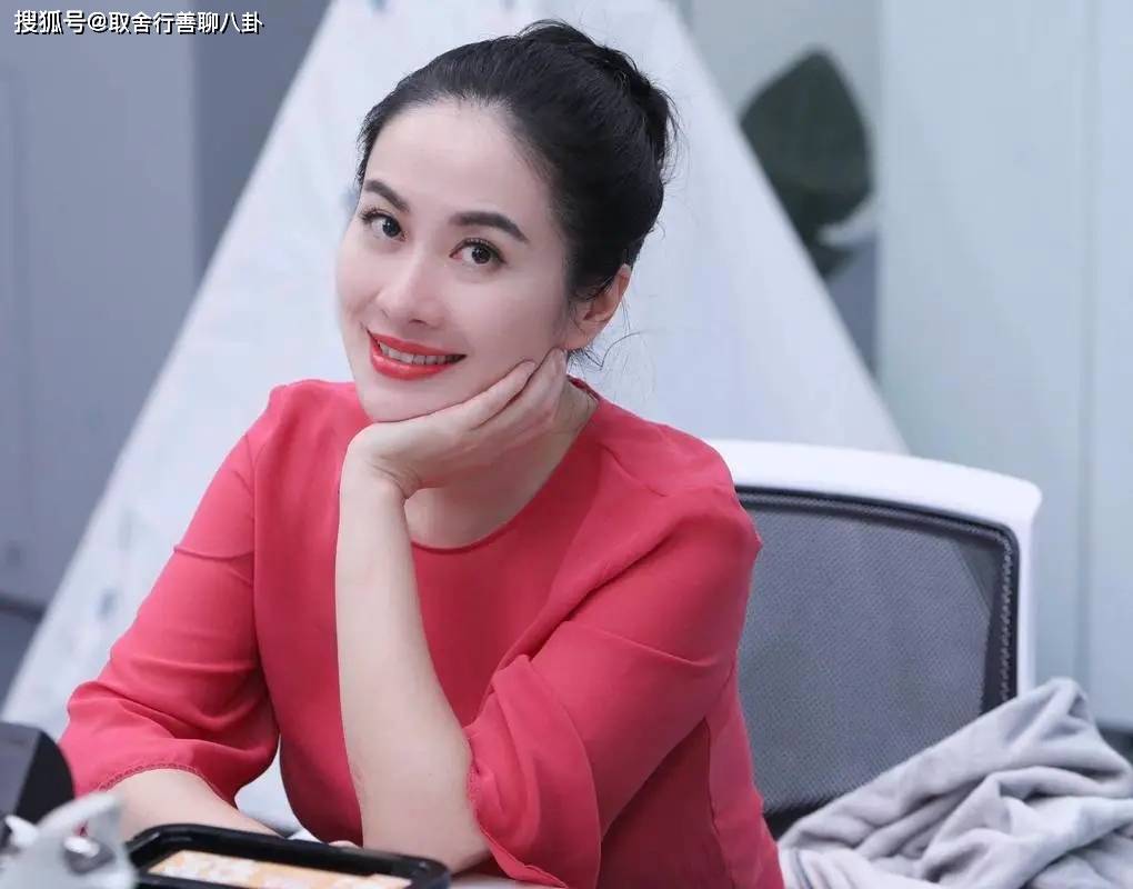 2003年,她出演了电视剧《冲上云霄》,从此之后,她出演了不少经典影视