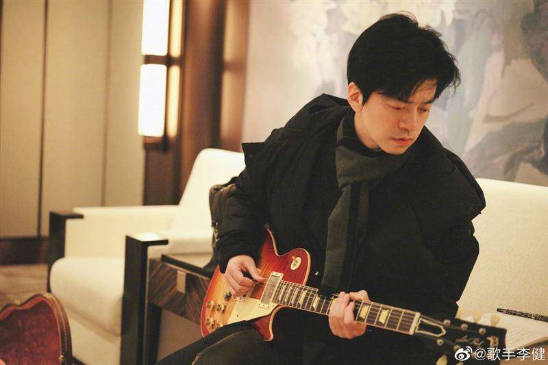 回头看《好声音》才发现他当导师都有意避开那英?_李健_李玟_节目