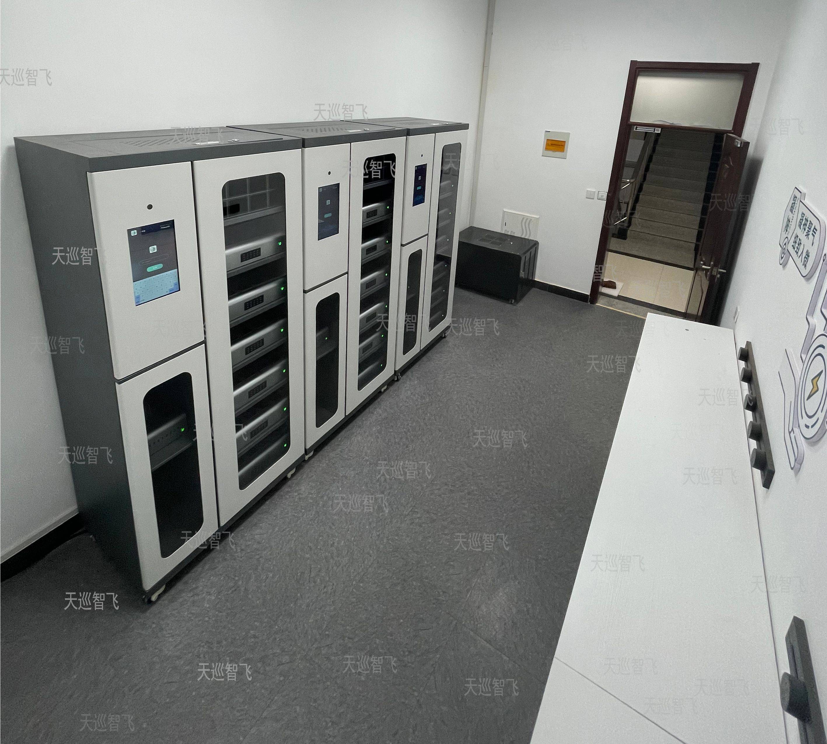 天巡智飞—无人机智能库房中的充电功能 快充 5级保护_电池_电网_方便