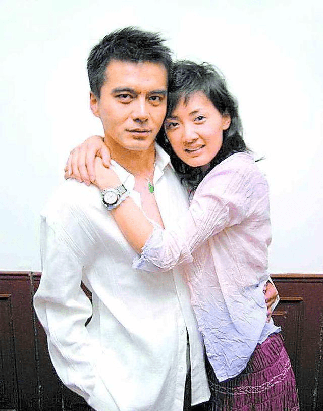 现在的许亚军是张澍口中的三好男人,四婚后再没传过绯闻,唯妻是从,并