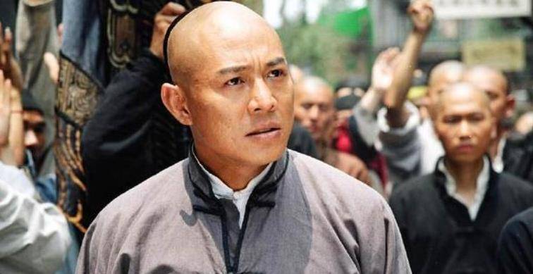 李连杰的爷爷究竟是谁?到底是他不愿意说,还是姐姐真的不敢播?