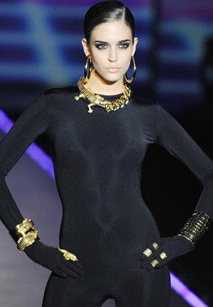 修长的双腿,曼妙的腰肢,时尚的优雅,迷人的克拉拉,阿隆索_alonso_家人