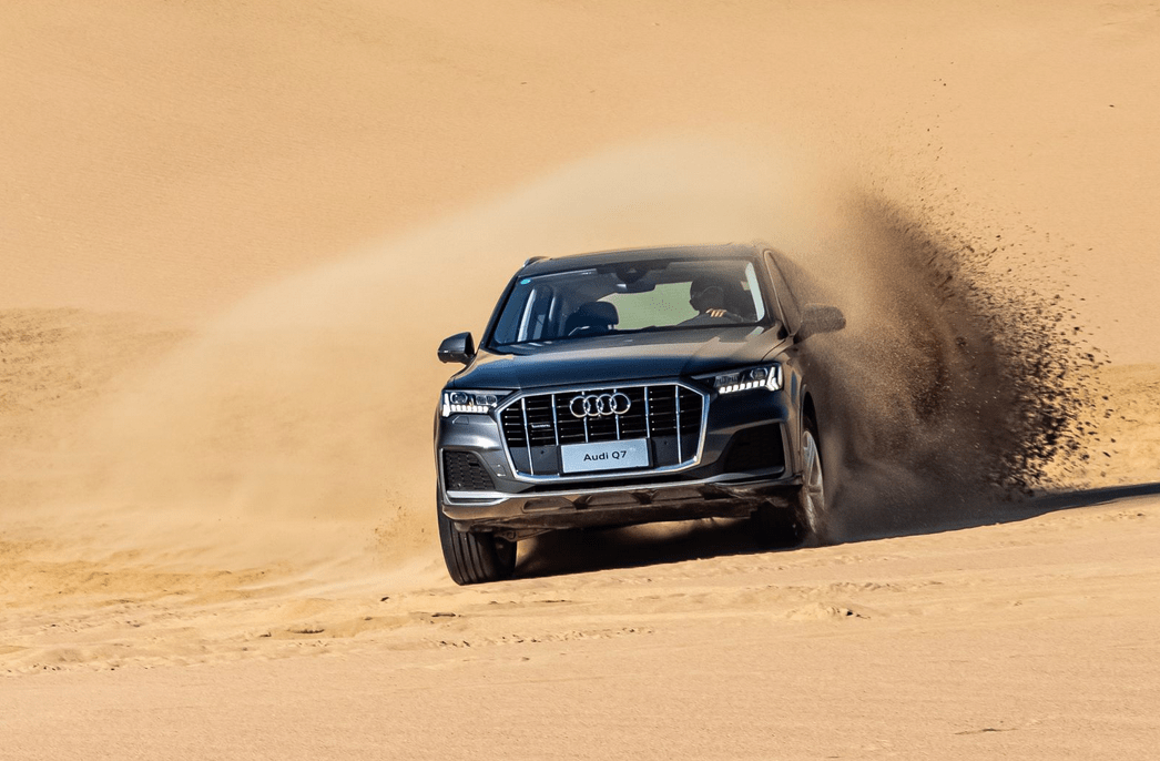 试驾奥迪双旗舰suv,动力性能充沛,quattro征服全地形