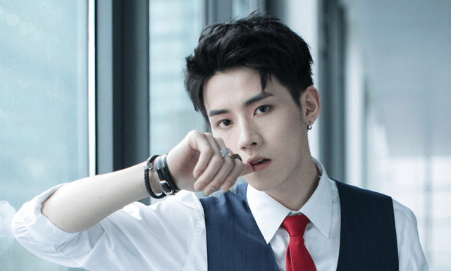 任豪翻车事情告诉我们:人气再高都没用,肚子没墨水别硬装文化人_观众