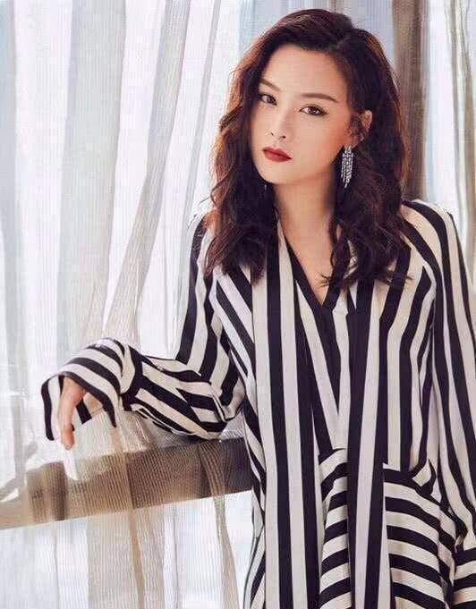 刚刚走红的李现,又被网友安排了4个前女友,只有一个是真的_钟楚曦