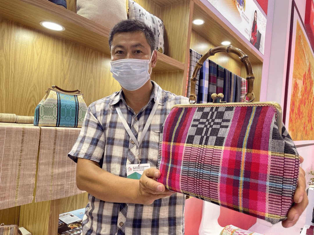 壮馍各有各的滋味半分酥焦一城香此外定陶柴烧鸡也是特色名吃要是有人