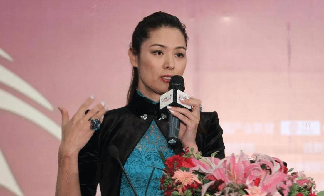 瞿颖长皱纹显老态,李颖转行演戏成妈妈专业户_马艳丽_时尚_身材