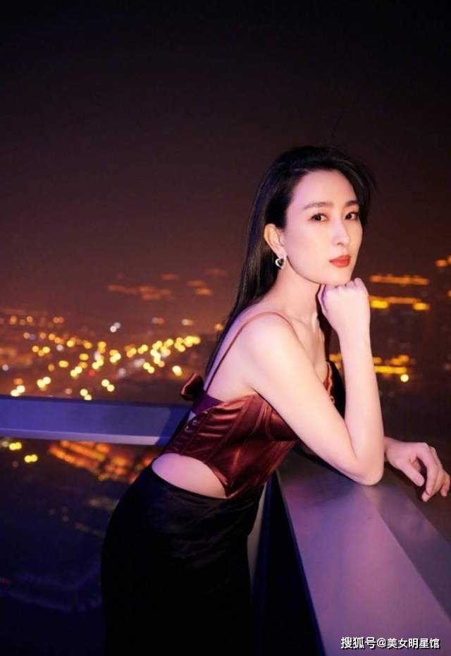 42岁马苏身材凹凸有致,让人怦然心动!_角色_观众_社会