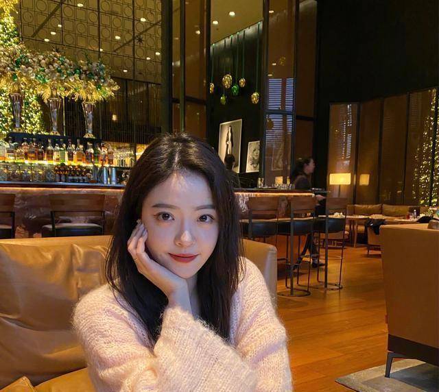 华谊千金王文也大秀男友,合照满脸甜蜜藏不住,男方颜值不输明星_照片