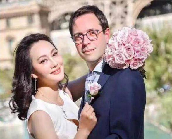 并在2008年,46岁高龄的宋佳诞下了儿子张帅帅