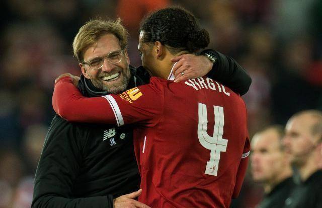 梅西意外拿下世界足球先生!年底金球奖,他乘胜追击再胜范迪克?