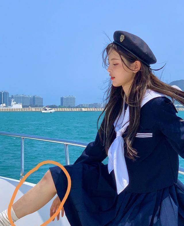 杨超越身穿水手服写真照流出,这腿围是真的吗?