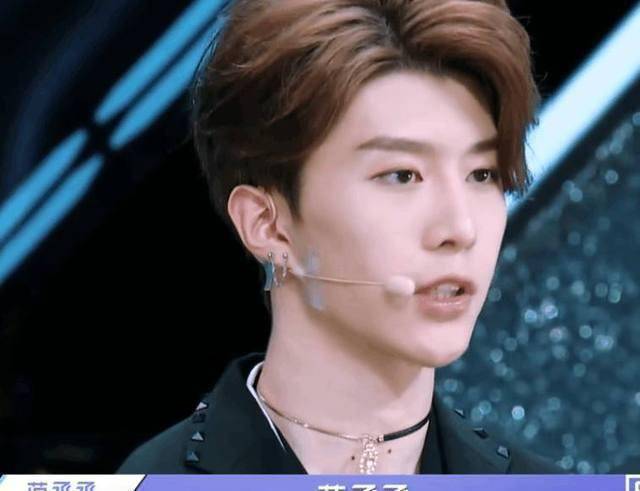 看了范丞丞在《偶像练习生》的表现,终于明白张艺兴为何给他低分_评分