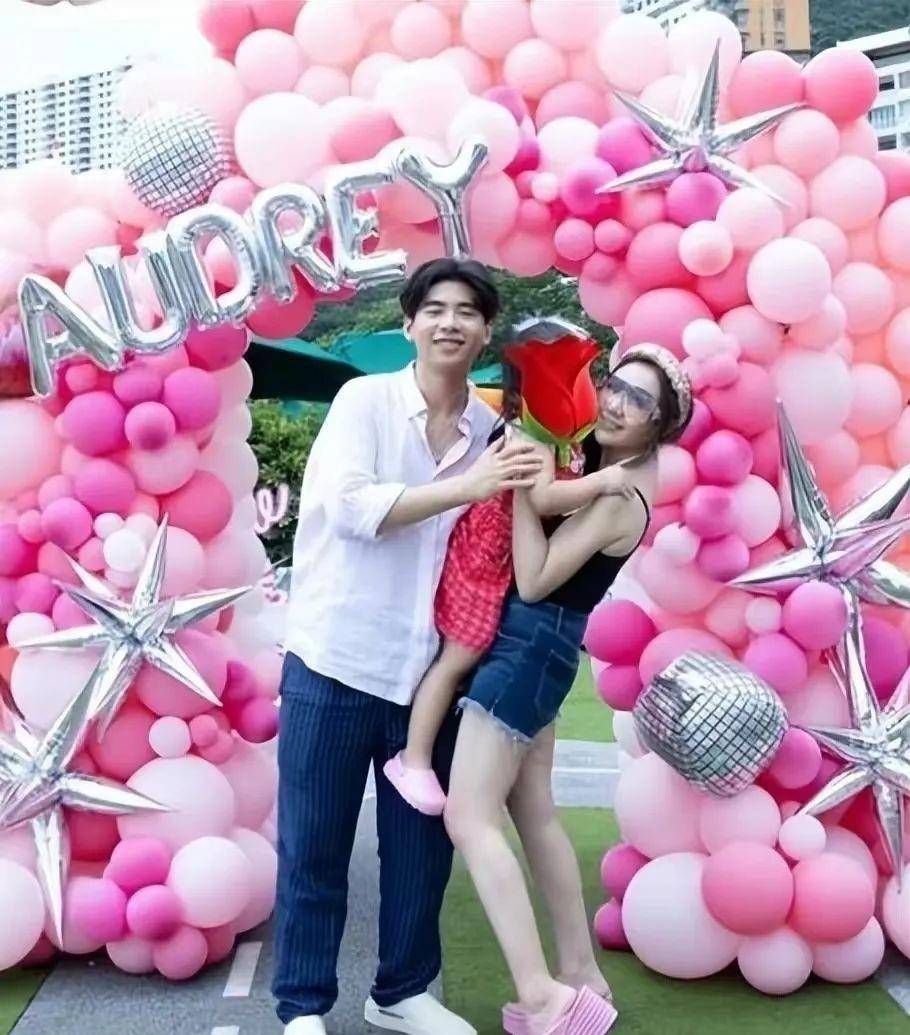 个矮找模特,丑男配美女,豪门改善基因满满都是算计_郭碧婷_向佐_身高