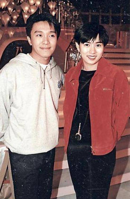 大概也是心中一直有留恋吧,之后周星驰的电影充满了罗慧娟的影子