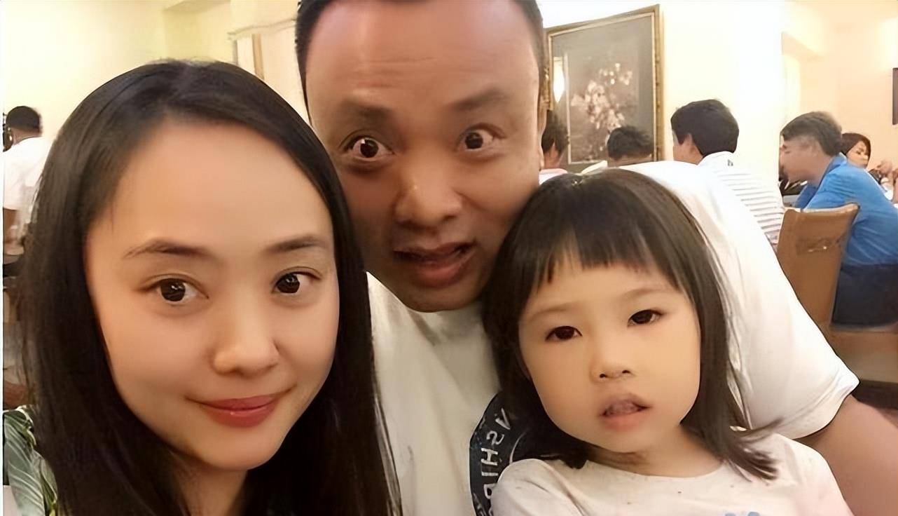 电视主持沙桐分手,二婚女子自嘲"无爱婚姻"13年,原配:别扯淡_刘园媛