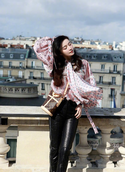 让范爷告诉你,微胖女人怎样穿更显瘦_范冰冰_设计_事业