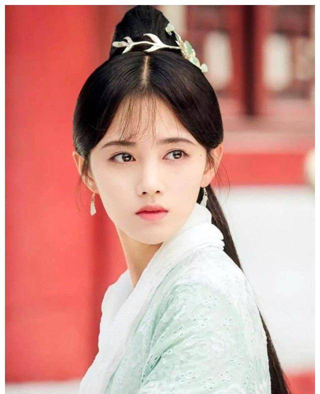 如果当初让鞠婧祎来演"小龙女",是不是就不会被"喷"了?